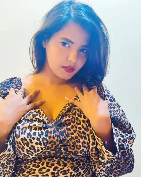 Sakshi vip call girls in dehradun